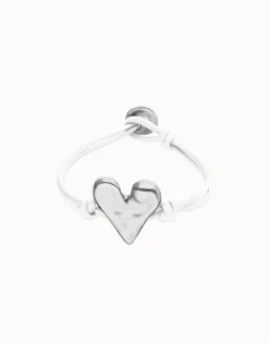 White leather bracelet with heart detail
