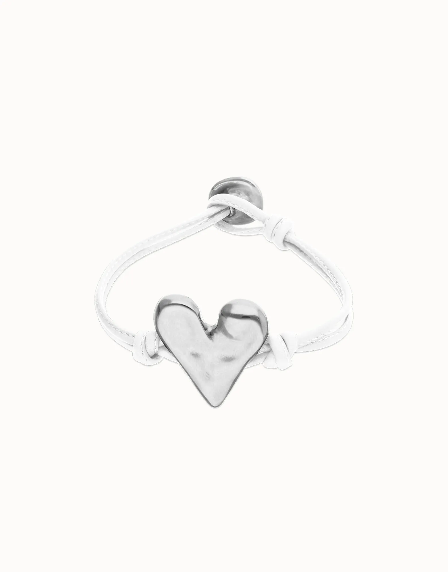 White leather bracelet with heart detail